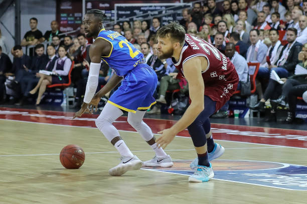 腊队守住胜 腊队守住胜