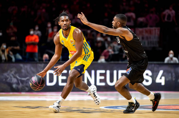 定球队的理 定球队的理