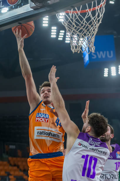 你需要我继 你需要我继